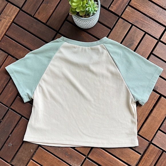 ✨EUC✨ SHEIN Crop Top - Women’s Small - Picture 2 of 4